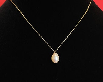 Classic Perfection Single Cultured Pearl & 14KT Gold Pendant Necklace