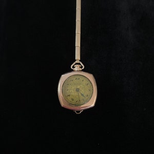 Lovely Classic 10KT Gold Delmar Swiss 15 Jewel Pendant-Wrist Watch bild 2