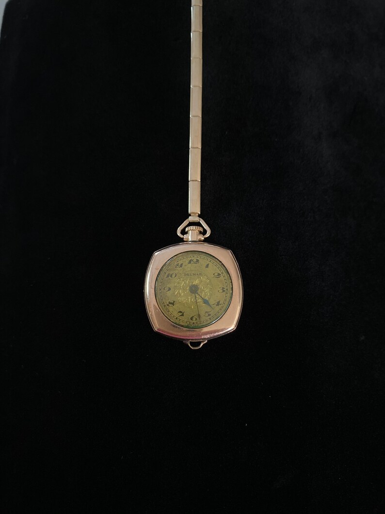 Lovely Classic 10KT Gold Delmar Swiss 15 Jewel Pendant-Wrist Watch bild 2