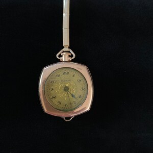 Lovely Classic 10KT Gold Delmar Swiss 15 Jewel Pendant-Wrist Watch bild 5