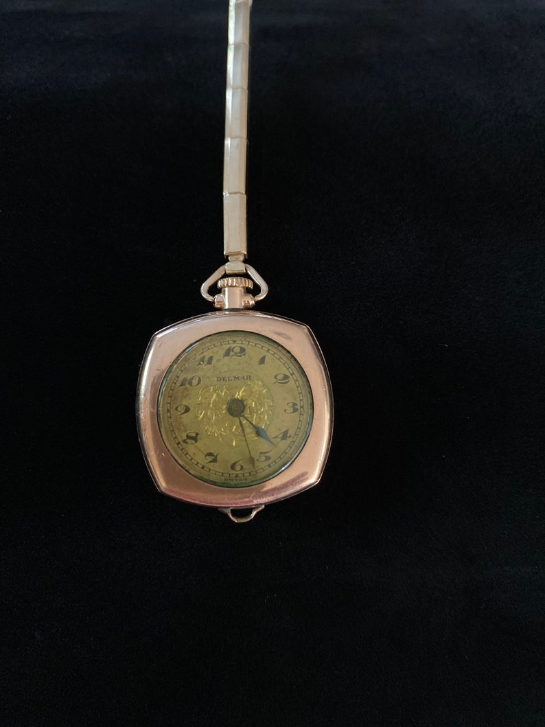 Lovely Classic 10KT Gold Delmar Swiss 15 Jewel Pendant-Wrist Watch bild 5