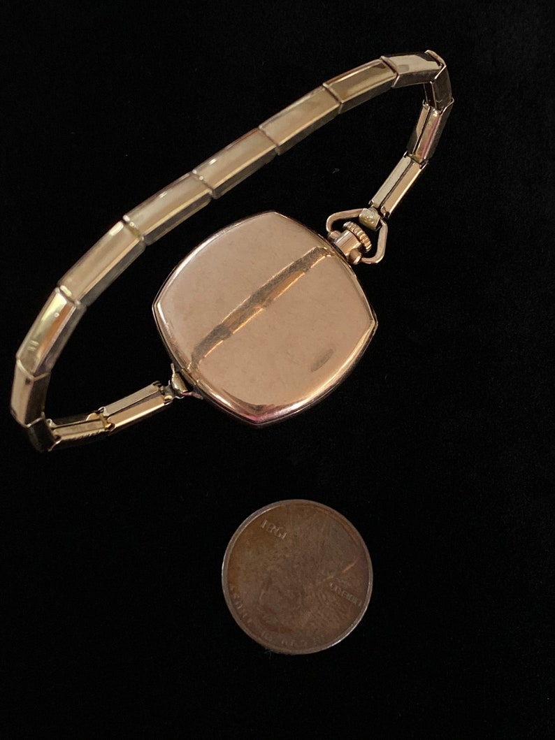 Lovely Classic 10KT Gold Delmar Swiss 15 Jewel Pendant-Wrist Watch bild 8