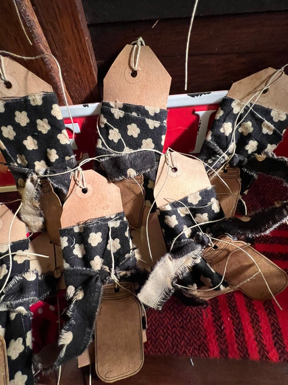 Primitive Daisy Tags Bowl Fillers. Handmade