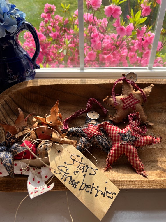 Primitive Strawberries and Stars Bowl Fillers. Handmade