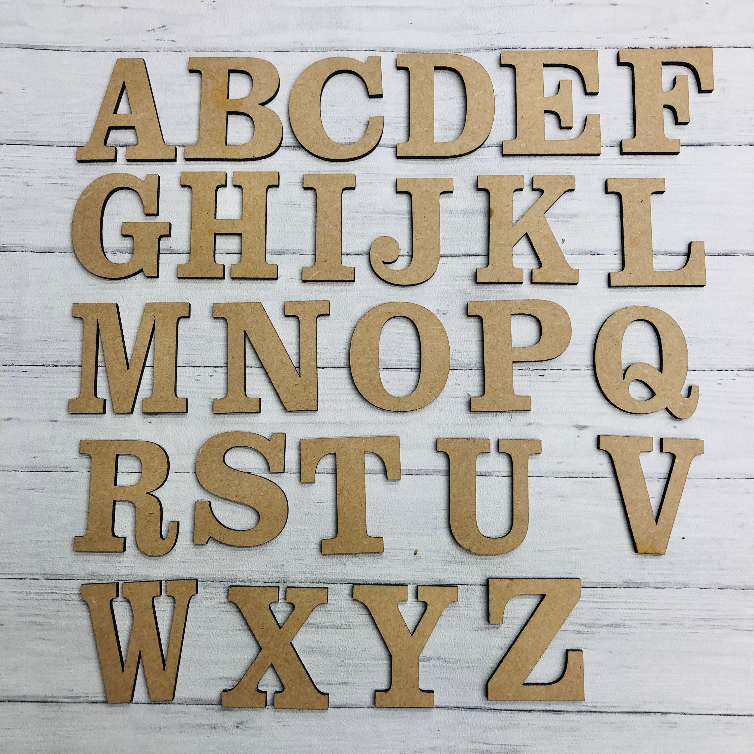  Letras pequeñas de madera Q del alfabeto sin pintar de 3  pulgadas para niños, letras de madera sin terminar para manualidades, letra  Browni Buster en negrita, letras pequeñas de madera sin