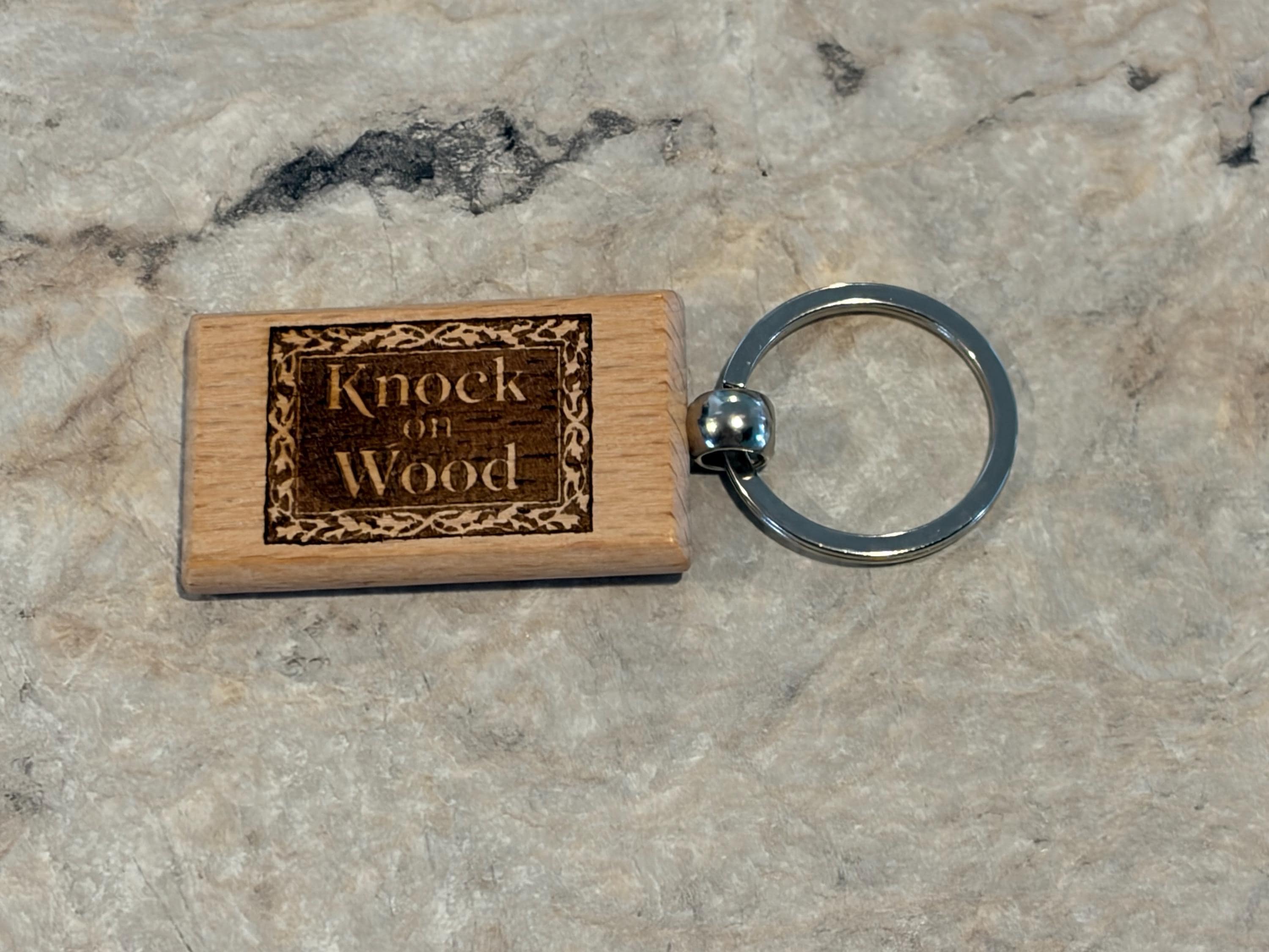 ノック・オン・ウッド - 幸運の木製キーホルダー - Etsy 日本