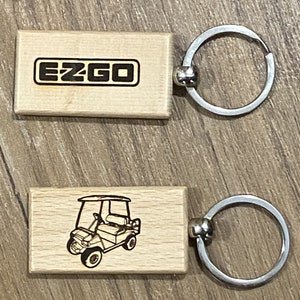 Brelok do kluczy z drewnianym wózkiem golfowym E-Z-Go