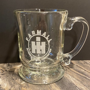 Farmall IH gegraveerde glazen mok, koffiemok, 15 oz