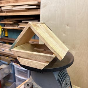 Paloma de luto, caja nido, casa para paloma de luto, pajarera hecha a mano, nido de cedro, decoración de jardín, regalo de jardín, regalo para observadores de aves