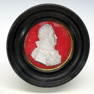 Early 19th Century sulphide glass portrait by Desprez of a Military man silhouette
