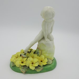 Antique Royal Doulton porcelain Leslie Harradine Child study figurine HN 603A