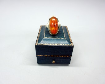 Vintage Art Deco 8k gold Ladies ring size 7 1/2