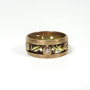 Unusual vintage 14k 2 color gold and diamond cut out flower band ring size 6