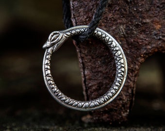 Colgante Ouroboros - Serpiente mordiendo su cola - Colgante de serpiente de plata de ley hecho a mano