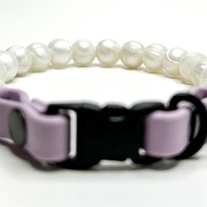 Breakaway bead cat collar made with pearl silicone beads and lilac biothane.