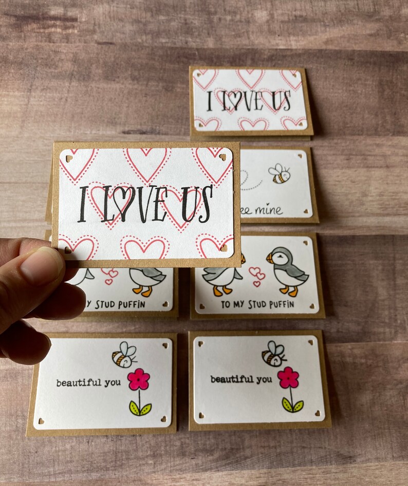 Variety Set of 8 Valentine/'s Day cards and envelopes