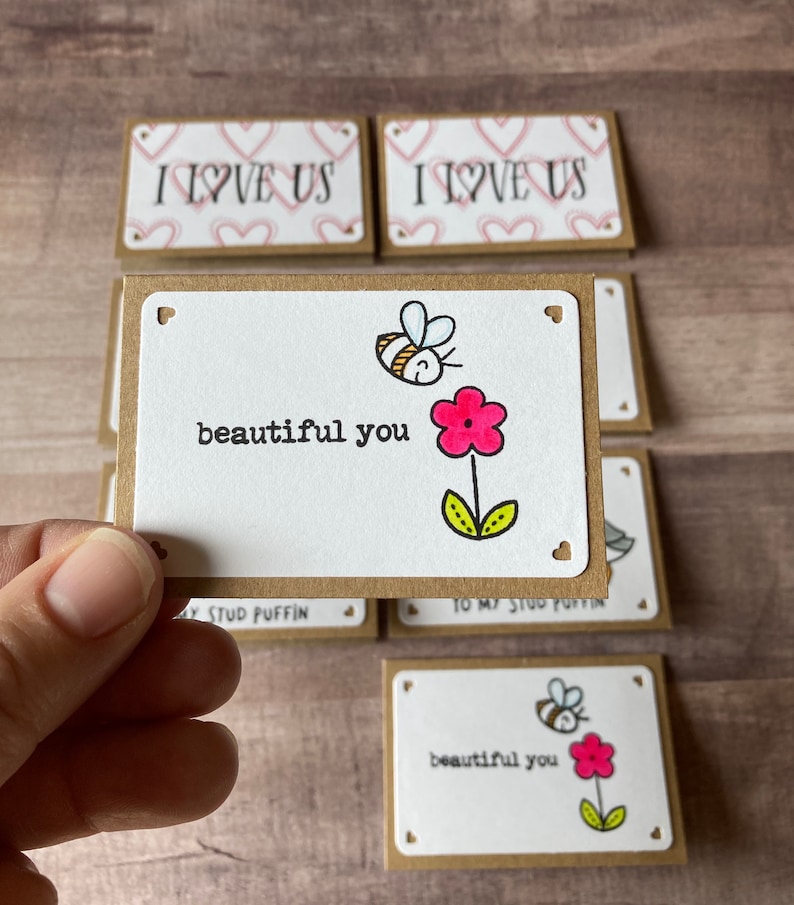 Variety Set of 8 Valentine/'s Day cards and envelopes