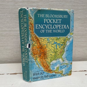 The Bloomsbury Pocket Encyclopedia of the World 1987 Vintage Hardback Book