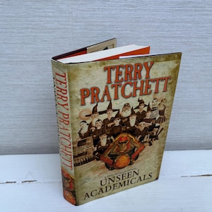 Terry Pratchett Vintage Hardback Novels - Various Titles Sold Separately image 14