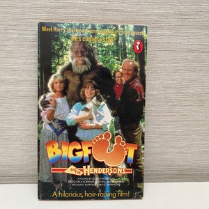 Bigfoot and the Hendersons by Joyce Thompson 1987 First Edition Puffin Paperback Book
