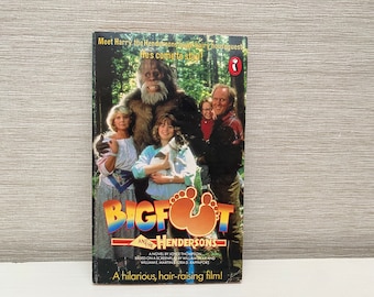 Bigfoot and the Hendersons by Joyce Thompson 1987 First Edition Puffin Paperback Book