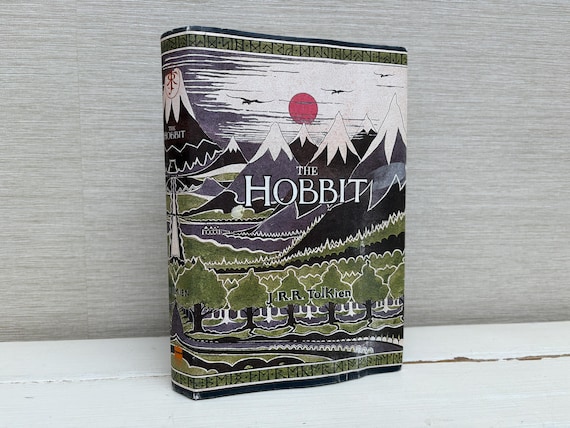 J.R.R Tolkien - the Hobbit 70th Anniversary Illustrated Edition
