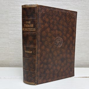 The Three Musketeers by Alexandre Dumas Vintage Hardback Book Odhams Press 1930s