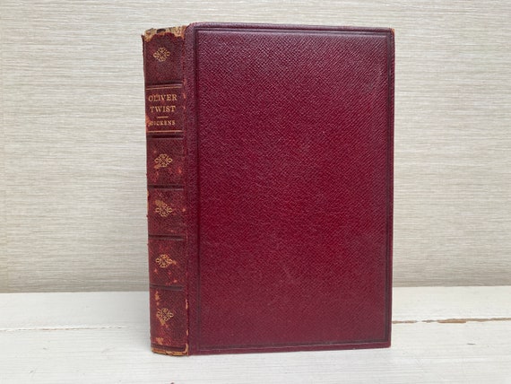 Oliver Twist by Charles Dickens With 24 Illustrations by 