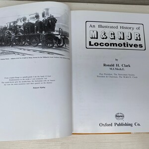 Een geïllustreerde geschiedenis van M & G N J R locomotieven door Ronald H Clark 1990 gebonden boek afbeelding 2