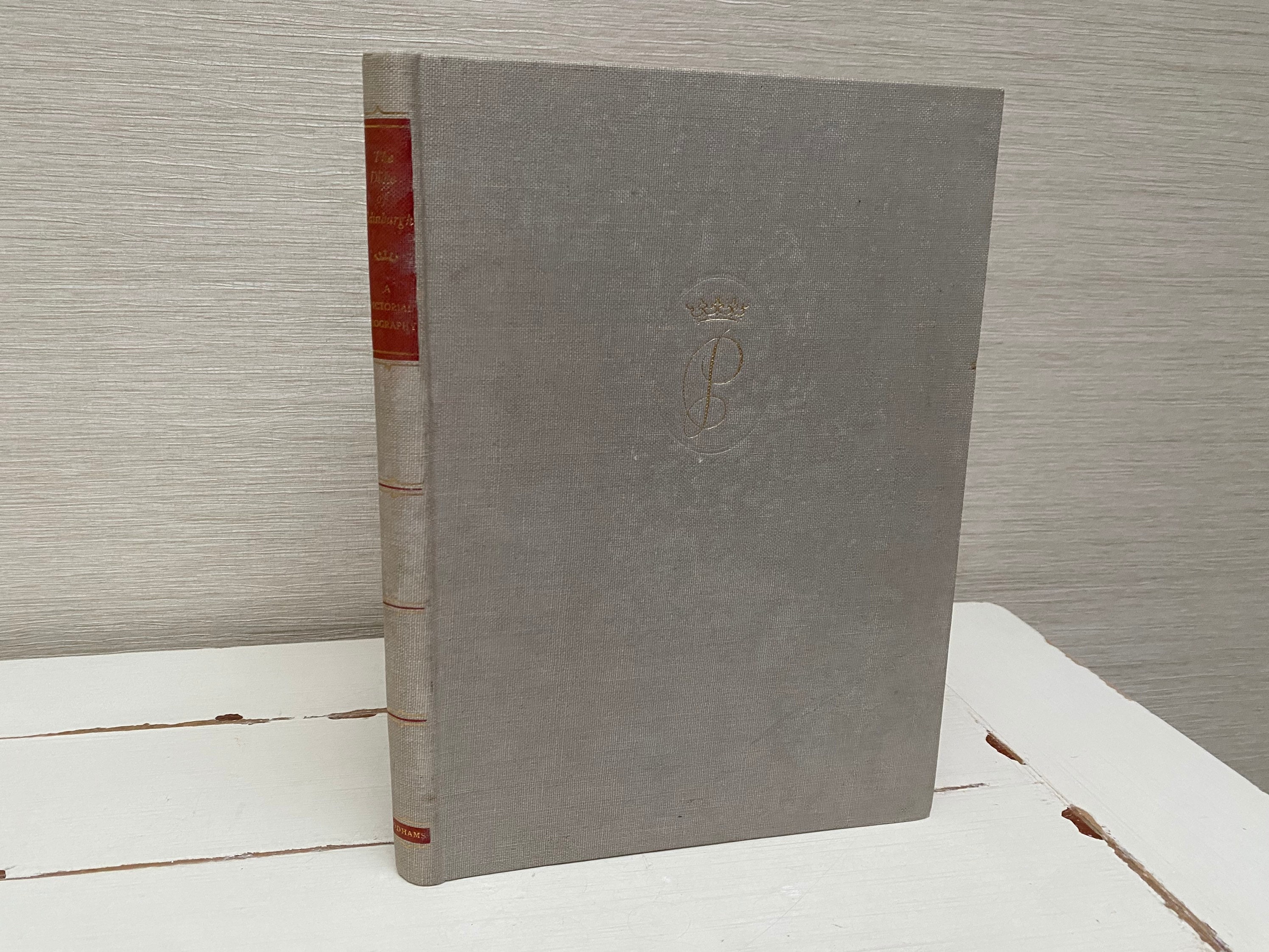 Il duca di Edimburgo Una biografia pittorica - Odhams Press Ltd 1950s Hardback Book