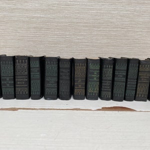 Shakespeare Plays Allied Newspapers 1930er Jahre Miniatur-Kunstlederbücher - Verschiedene Titel werden separat verkauft