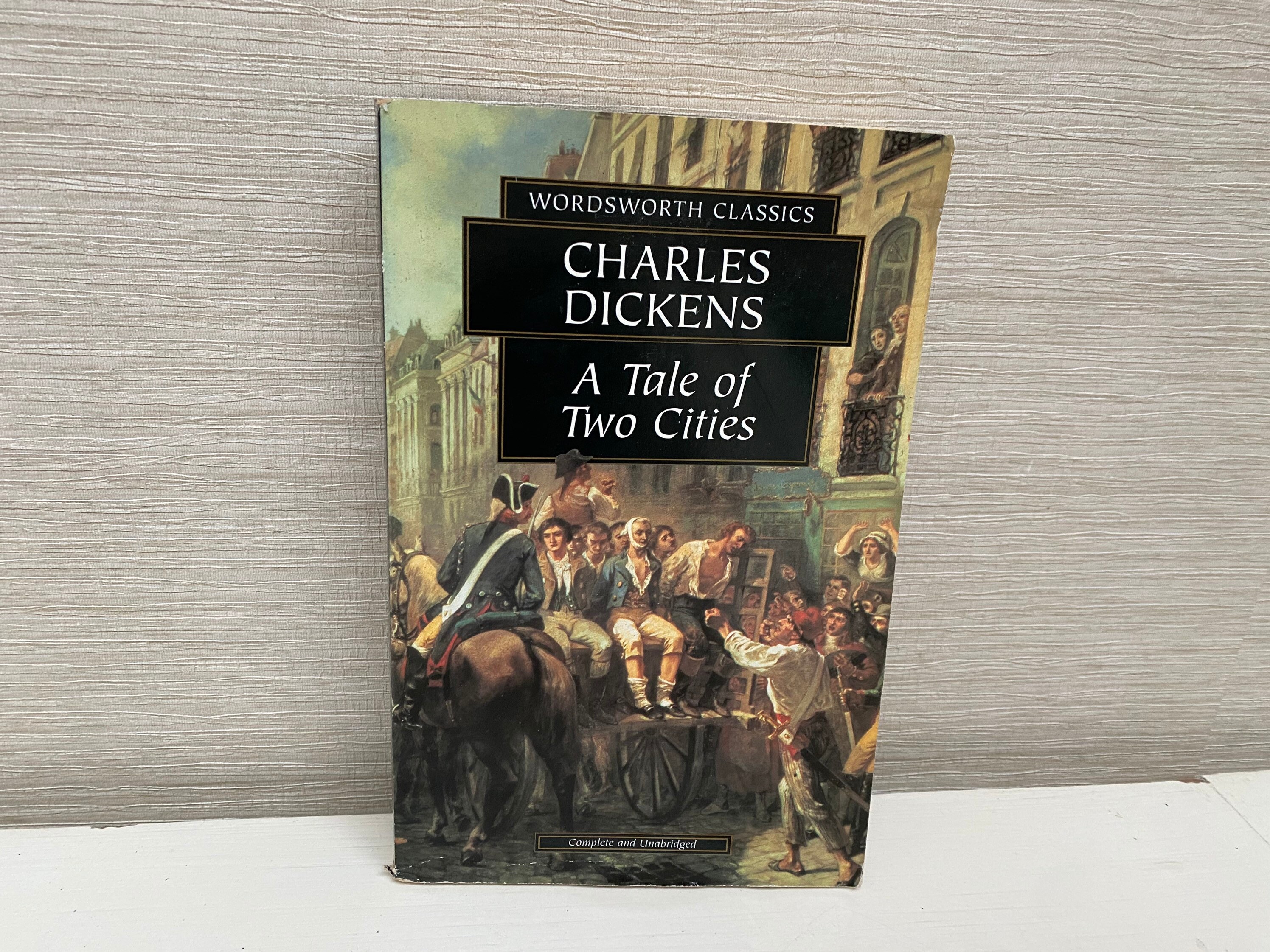 A Tale of Two Cities di Charles Dickens 1993 Wordsworth Classics Paperback Book