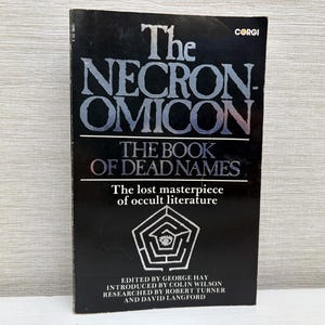 ネクロンオミコン - 死者の名を記した書 ジョージ・ヘイ著 ヴィンテージ 1980 コーギーペーパーバック