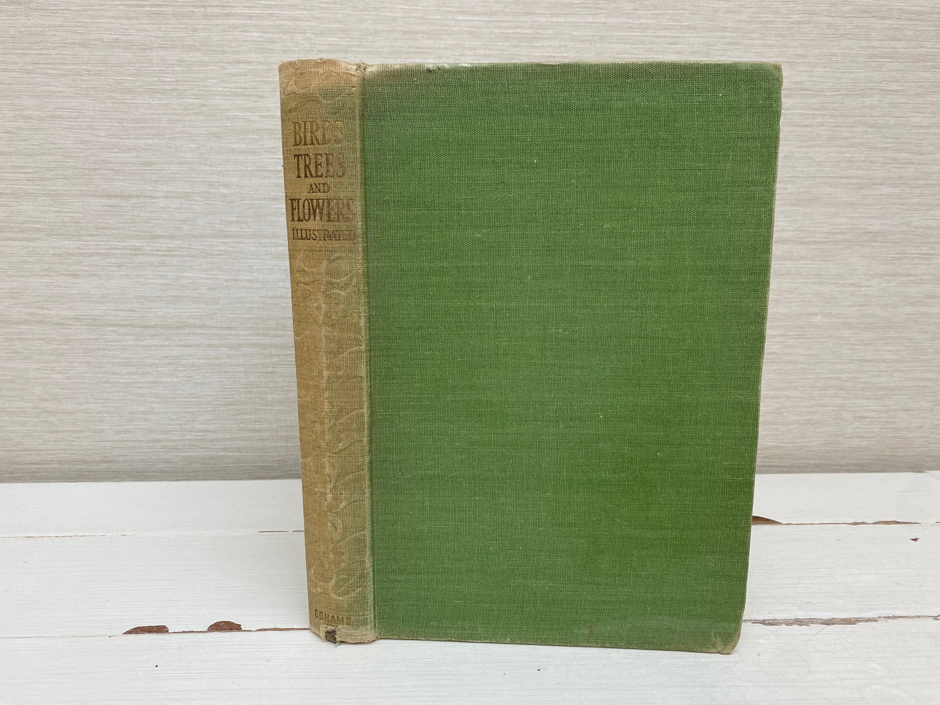 Birds Trees & Flowers Illustrated 1947 gebonden boek - Odhams Press Ltd