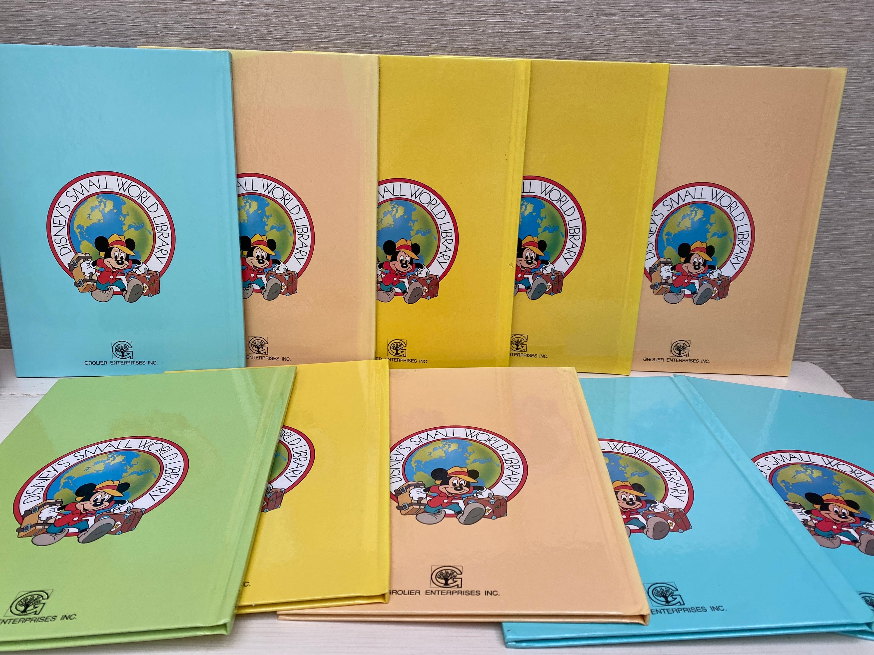 Disney's Small World Library 24冊　ディズニー Disney's Small World Library 24冊 ディズニー Disney's Small World