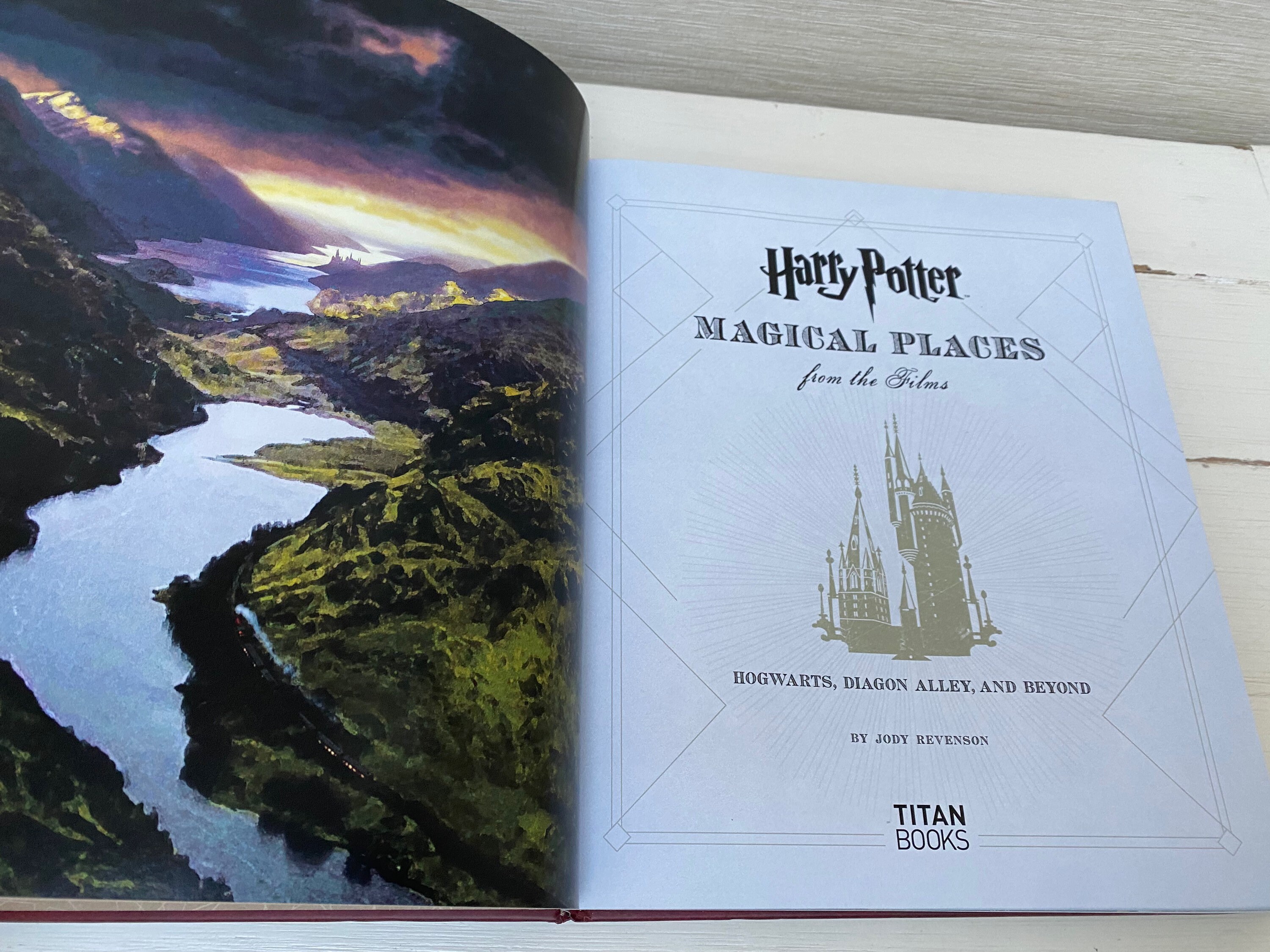 洋書 Harry Potter Magical Places Harry Potter Magical Places From the Films 2015 Hardback Book