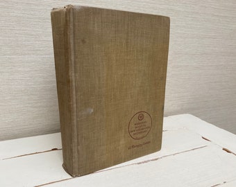Websters Seventh New Collegiate Dictionary 1963 Vintage Hardback Book