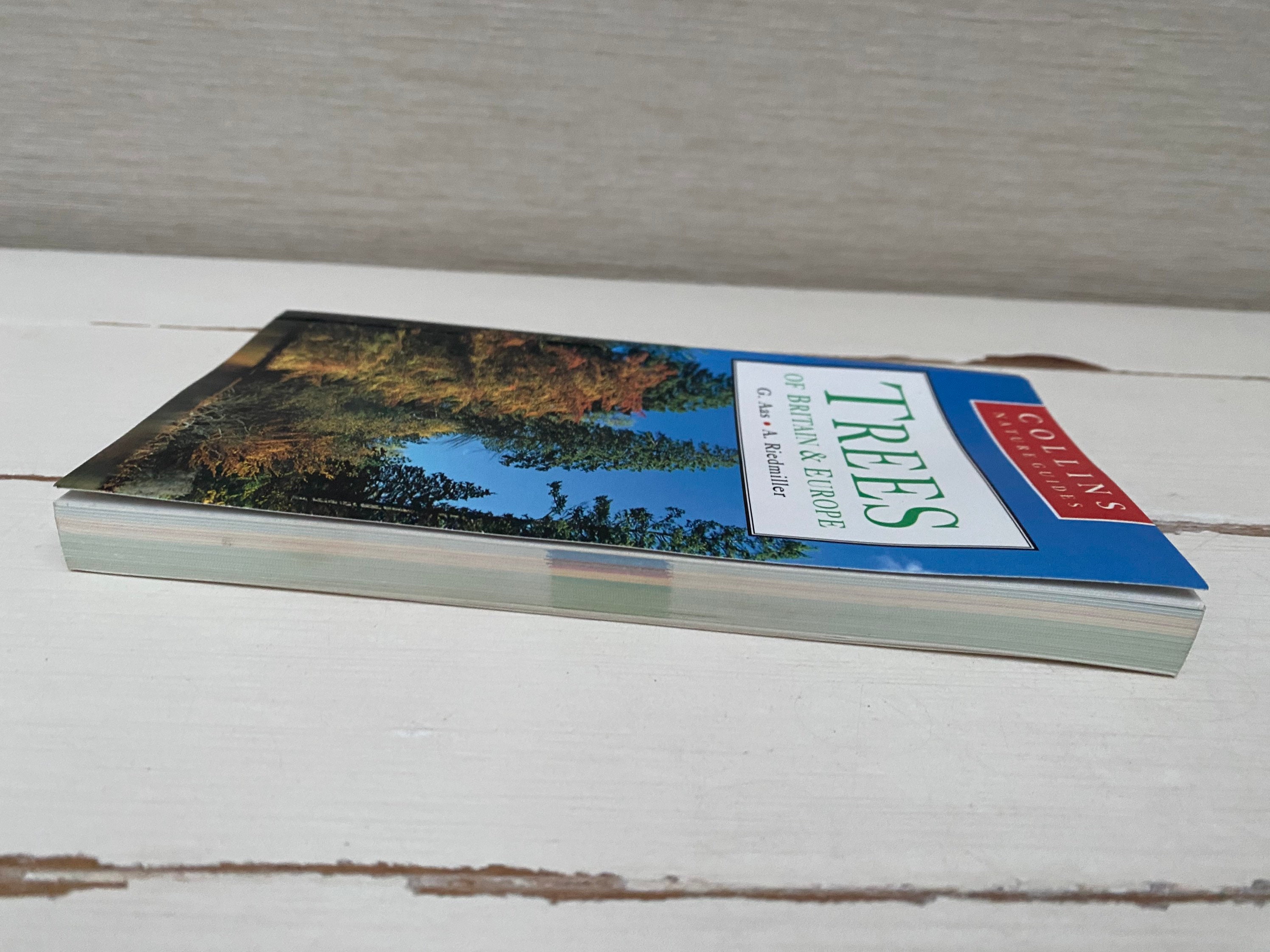 Collins Nature Guide &ndash; Trees Of Britain And Europe