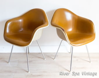 Rare Pair of Eames Armchairs by Herman Miller DAX 1960s Caramel Leather, MCM Original Herman Miller Eames Rope Edge Bucket Shell Armchairs