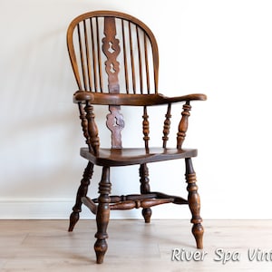Einzigartiger 19. Jahrhundert gestempelter breiter Arm Schleife zurück Antik Windsor Stuhl, Antique Windsor Chair Ash Elm Rustic Farmhouse Yorkshire Windsor Chair