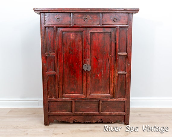 Carved Chinese Cabinet From Shanxi -19th Century Carved Chinese Cabinet From Shanxi -19th Century
