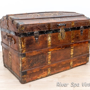 Authentic Victorian Leather Domed Travel Steamer Trunk, Antique Travelling Steamer Trunk, Blanket Chest, Domed Trunk, Banded Trunk Chest