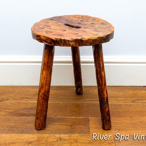 Sgabello vintage francese primitivo rustico tabouret treppiede con manico, MCM Farmhouse Rustic Plant Stand End Table Sgabello per la mungitura delle feci