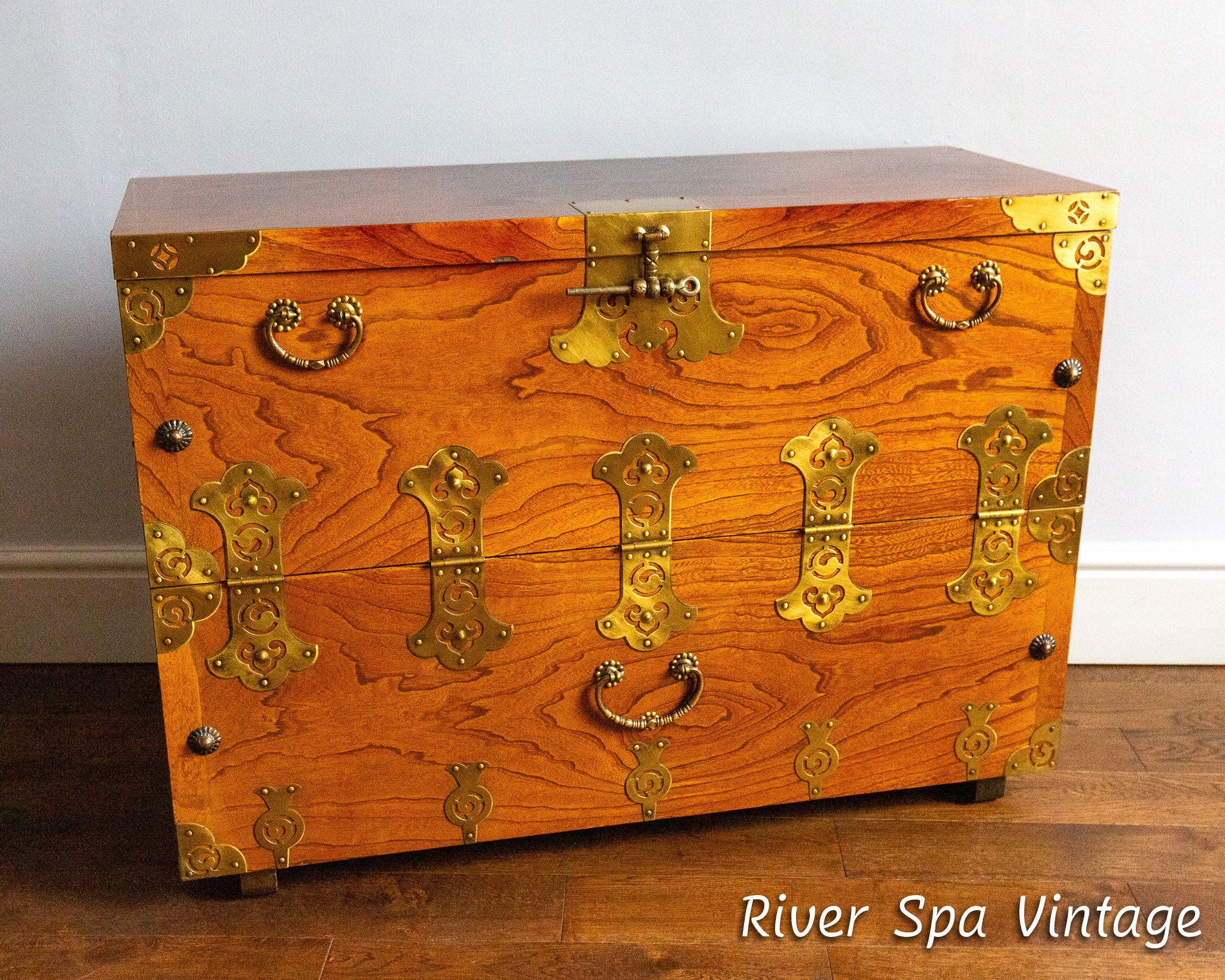 Korean bandaji chest hotsell