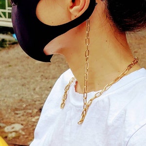 Chunky paper clip shiny gold mask chain.Simple gold glasses chain necklace. Chunky chain necklace. Simple modern  glasses chain