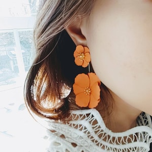 Flower earring.White flower earring. wedding, bridesmaid flower earring, Twoway double flower earring. White flower earring