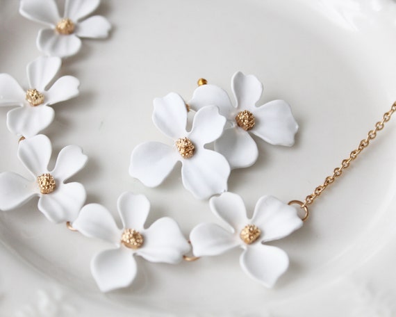 White Flower Necklace Wedding Flower Necklace Blossom 