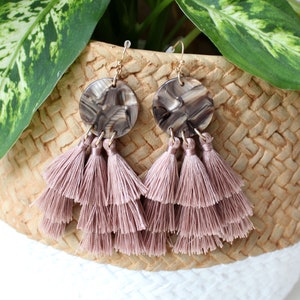 Tortoise shell tassel drop earring. Taupe brown tassel drop earring. Ethnic earring. Boho tassel earring