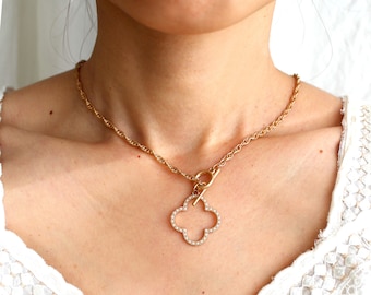 Gold Clover Pendant Necklace – Toggle Clasp Chain, 20 Inch