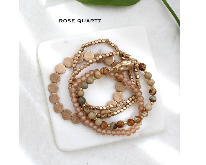 Set of 5 strand layering crystal natural stone beaded bracelet. Boho Gold Silver dainty disk beads bracelet. Rosequartz Marble bracelet. zdjęcie 7